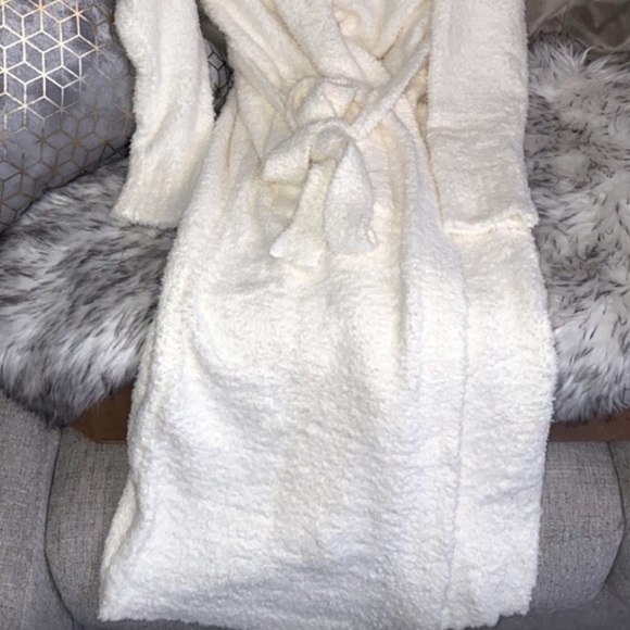 SKIMS lounge robe - Picture 2 of 3